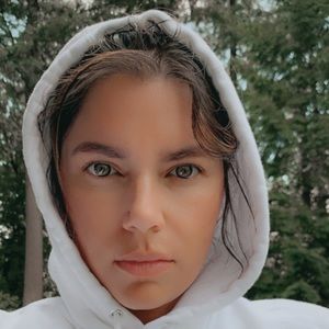 Meet your Posher, Abbey